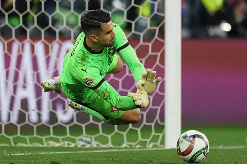 قفازات كوستا تمنح البرتغال اللقب في دوري الأمم الأوروبية بوجه منافس الأهلي (فيديو) قفازات كوستا تمنح البرتغال اللقب في دوري الأمم الأوروبية بوجه منافس الأهلي (فيديو)