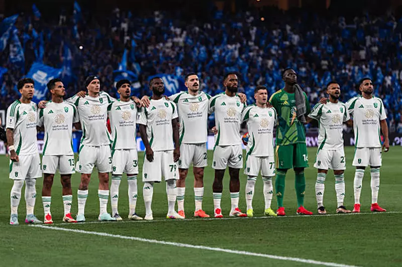 أهلي جدة يخطط لتعزيز صفوفه بضم لاعب سويسري جديد أهلي جدة يخطط لتعزيز صفوفه بضم لاعب سويسري جديد